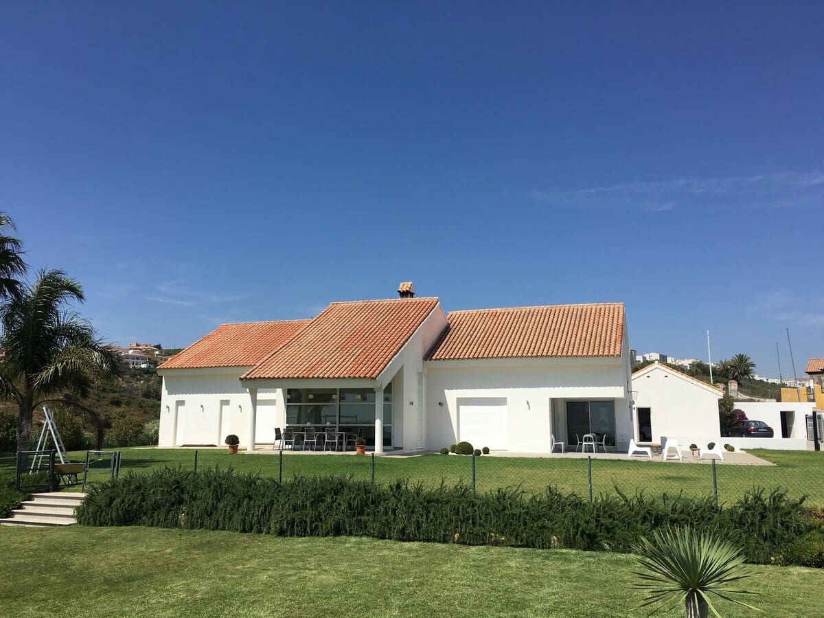 6 bedroom Villa for sale in San Luis de Sabinillas with pool garage - € 2,500,000 (Ref: 9131436)