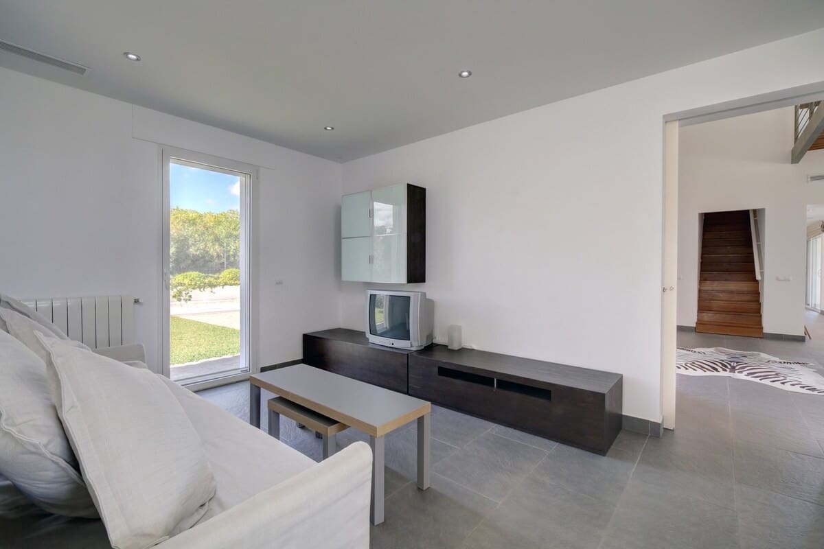 6 bedroom Villa for sale in San Luis de Sabinillas with pool garage - € 2,500,000 (Ref: 9131436)