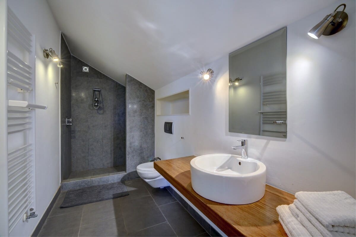 6 bedroom Villa for sale in San Luis de Sabinillas with pool garage - € 2,500,000 (Ref: 9131436)