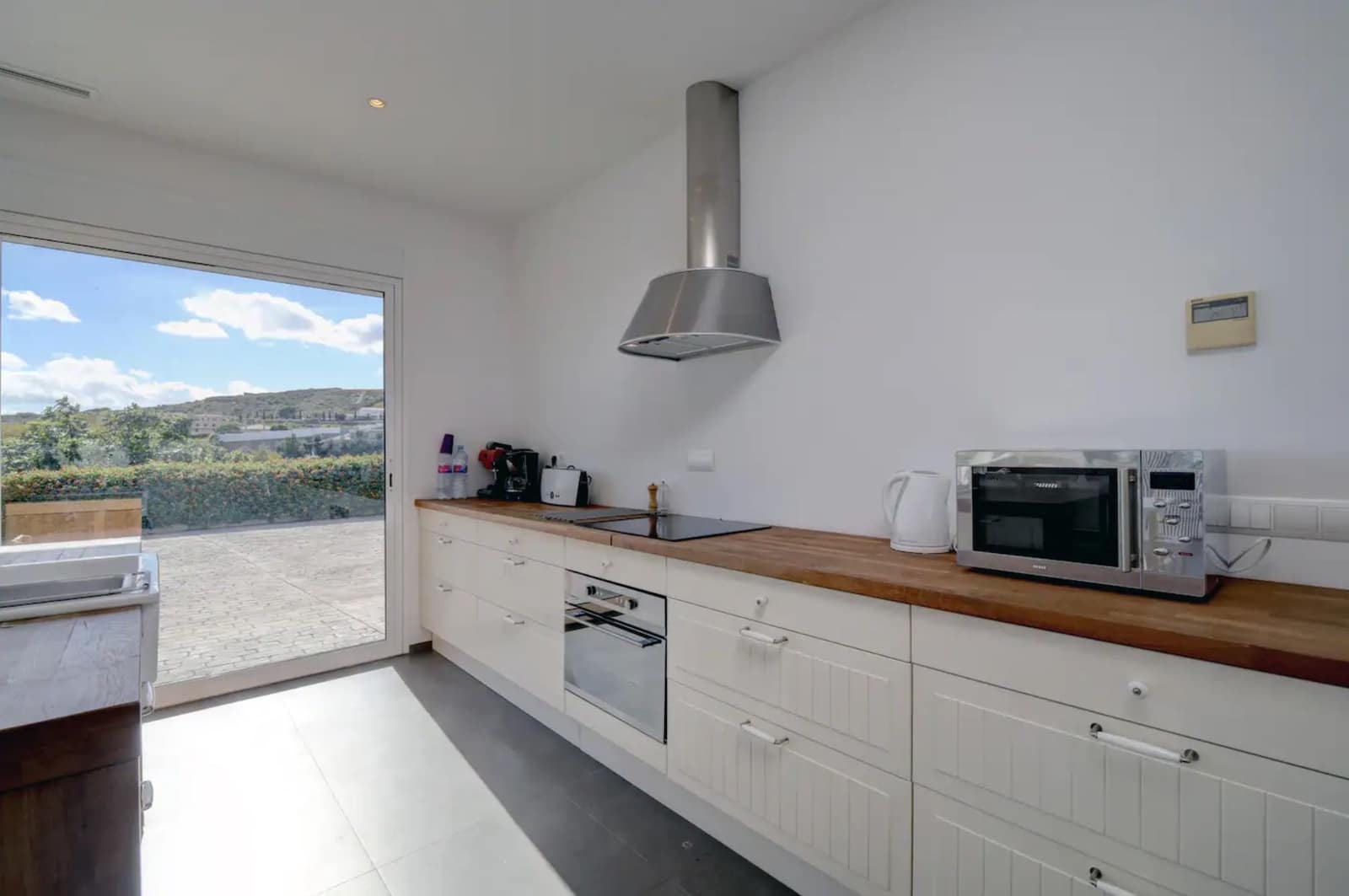 6 bedroom Villa for sale in San Luis de Sabinillas with pool garage - € 2,500,000 (Ref: 9131436)