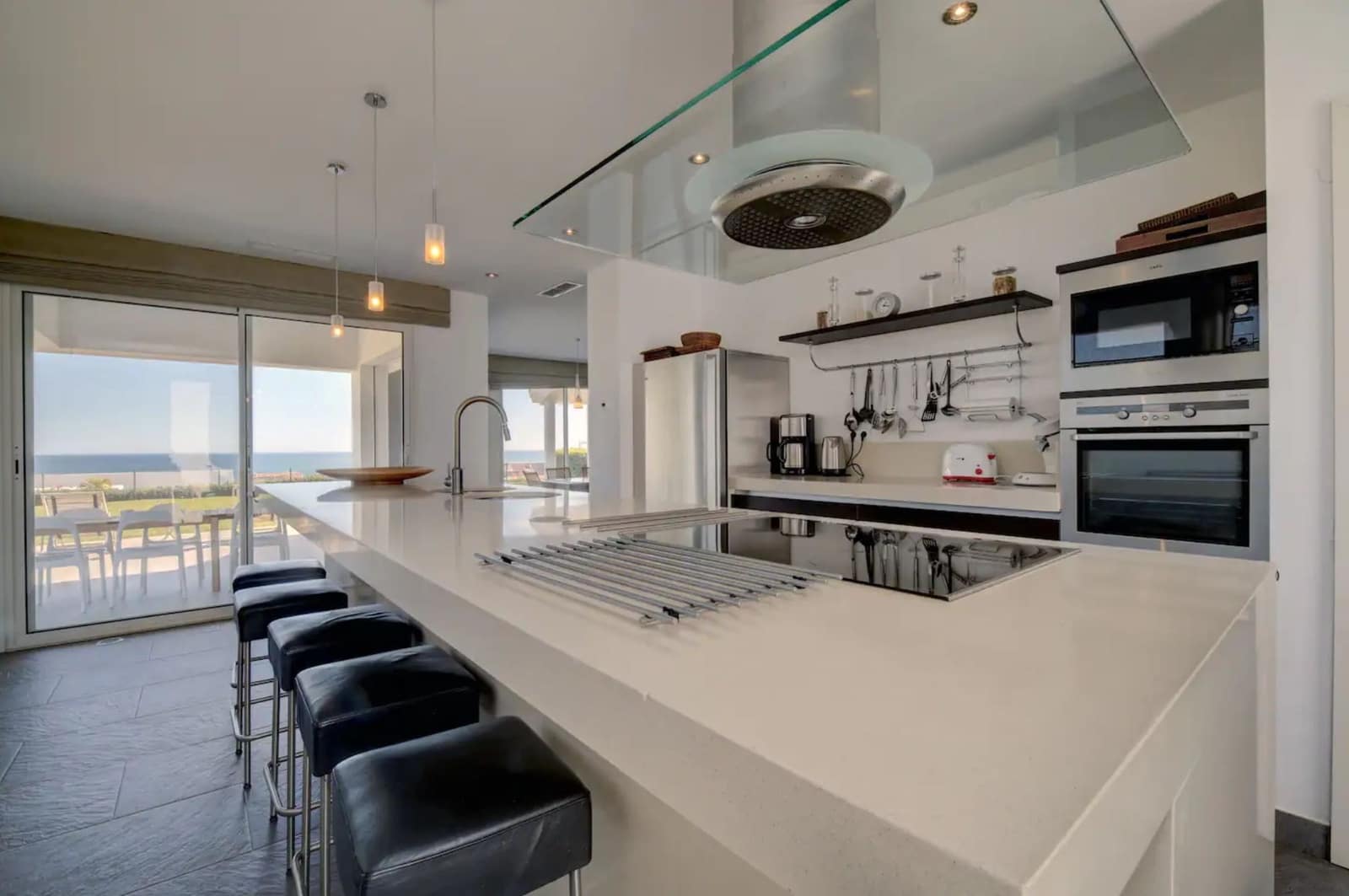 6 bedroom Villa for sale in San Luis de Sabinillas with pool garage - € 2,500,000 (Ref: 9131436)