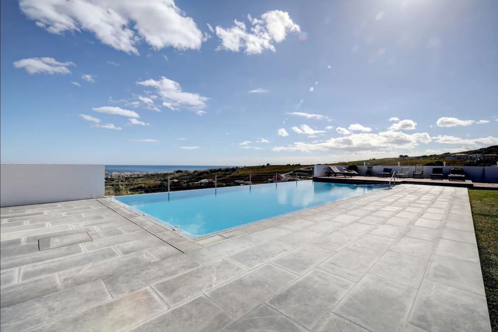 6 bedroom Villa for sale in San Luis de Sabinillas with pool garage - € 2,500,000 (Ref: 9131436)