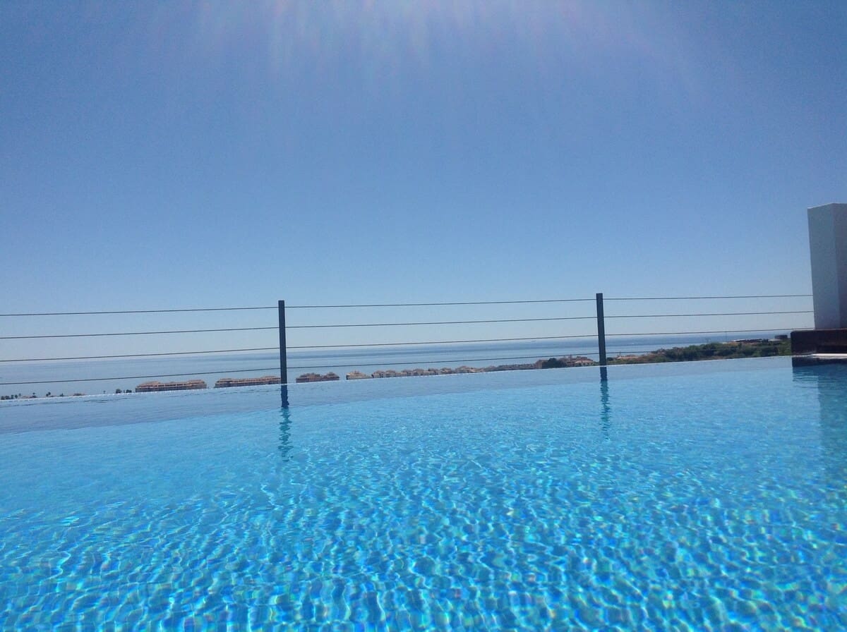 6 bedroom Villa for sale in San Luis de Sabinillas with pool garage - € 2,500,000 (Ref: 9131436)