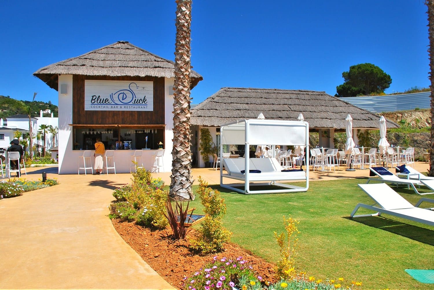 3 bedroom Apartment for sale in Estepona with pool garage - € 860,000 (Ref: 9138304)