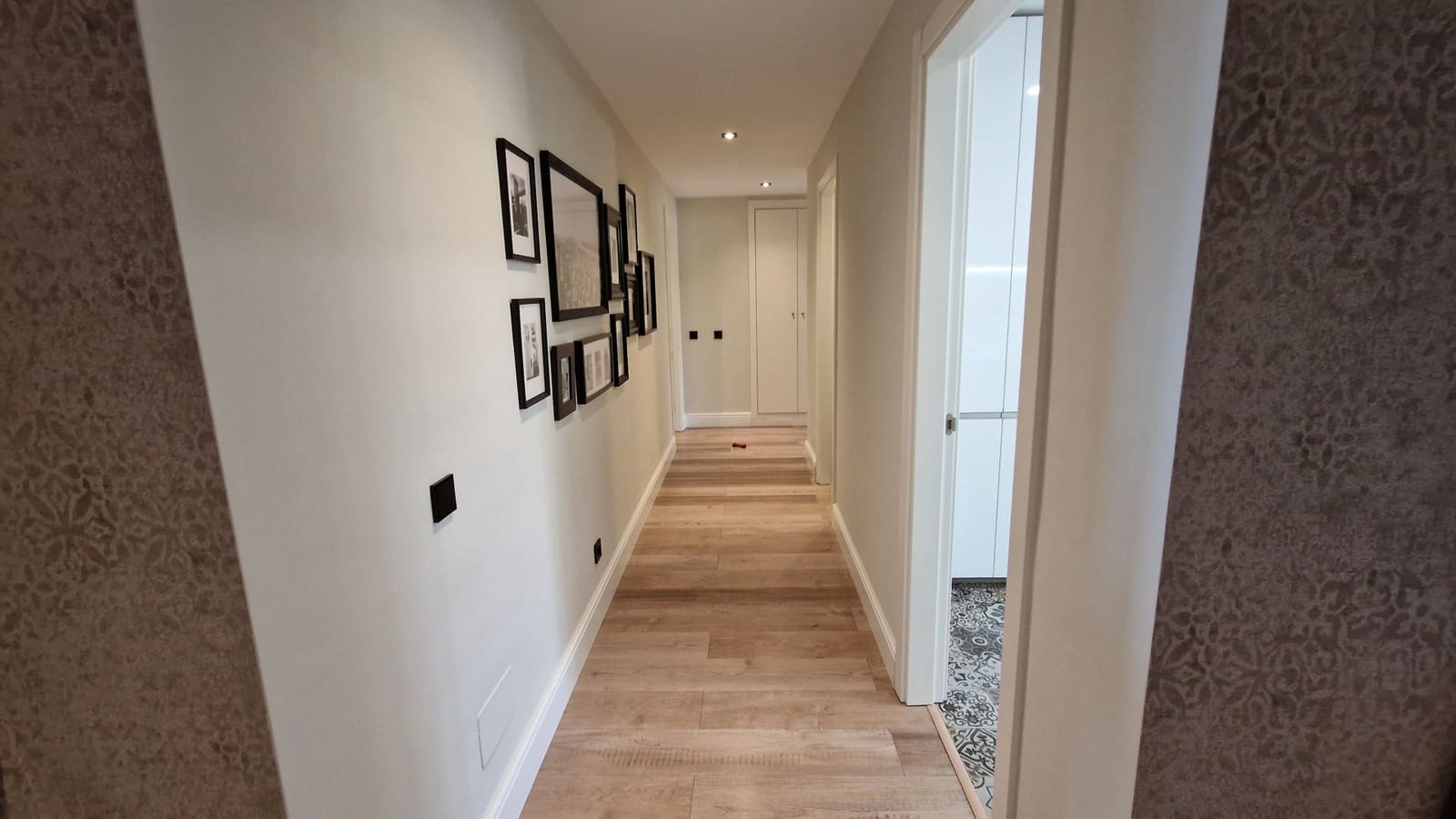 3 bedroom Apartment for sale in Estepona with pool garage - € 860,000 (Ref: 9138304)