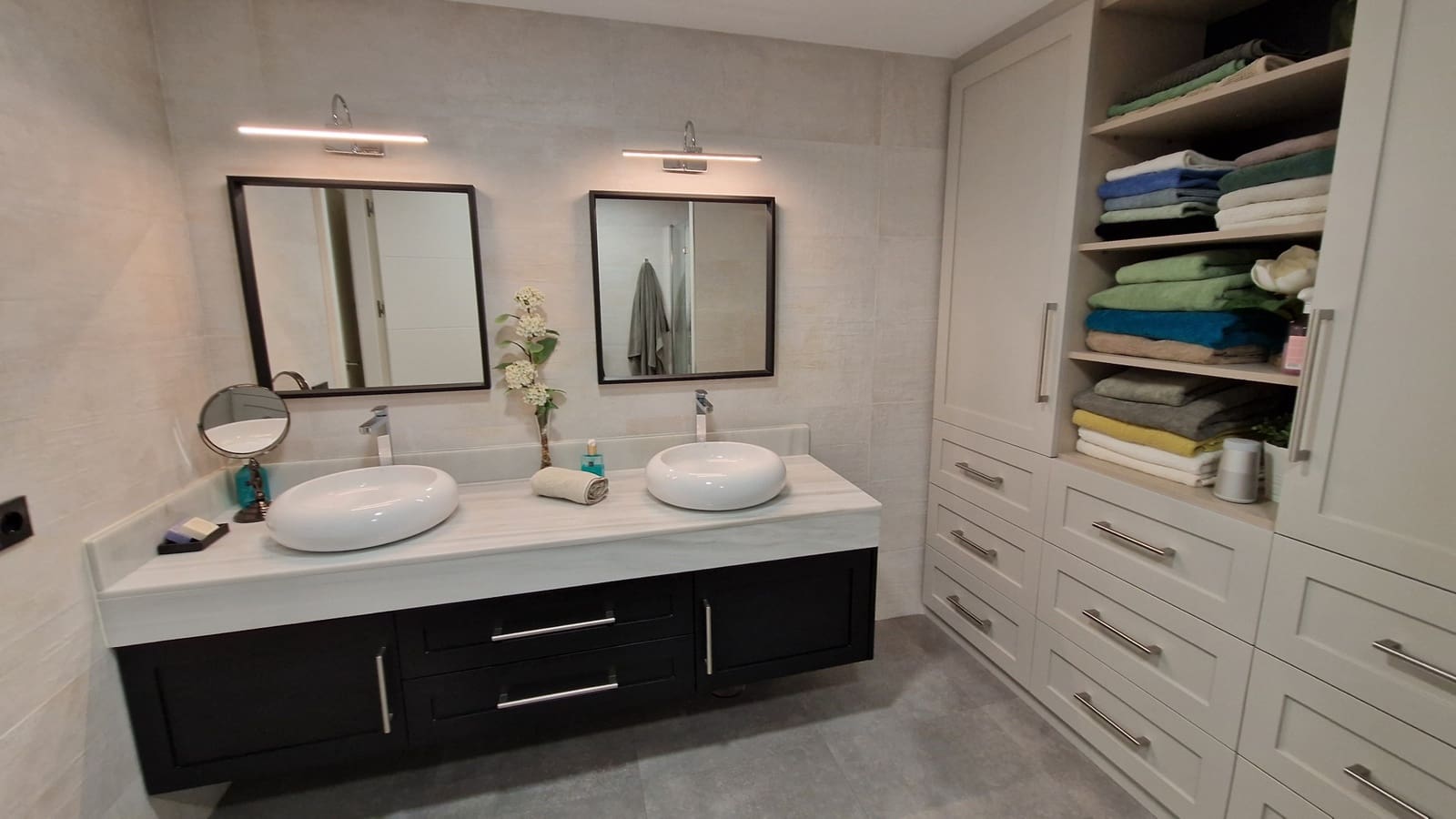 3 bedroom Apartment for sale in Estepona with pool garage - € 860,000 (Ref: 9138304)