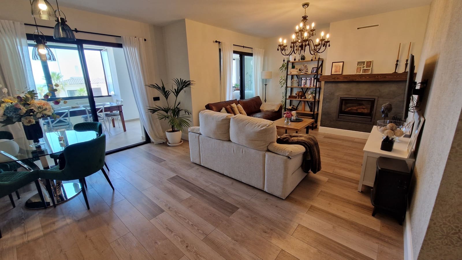 3 bedroom Apartment for sale in Estepona with pool garage - € 860,000 (Ref: 9138304)