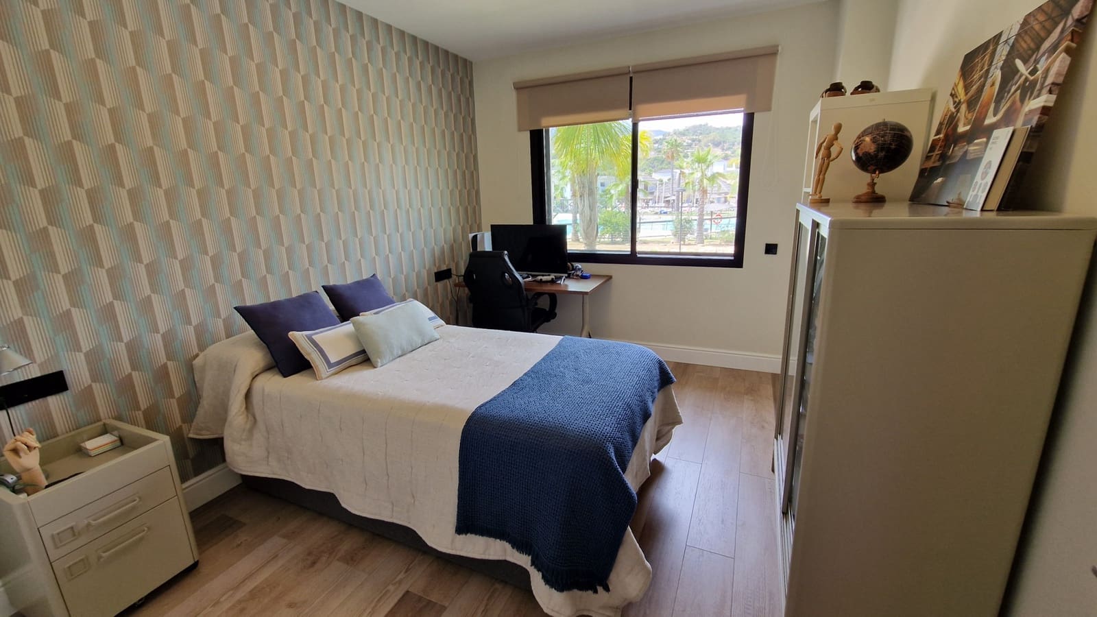 3 bedroom Apartment for sale in Estepona with pool garage - € 860,000 (Ref: 9138304)