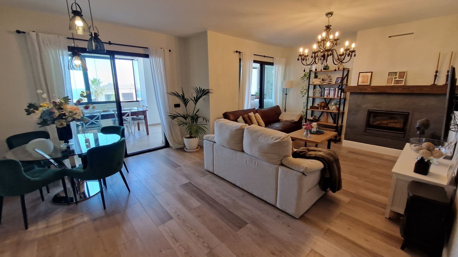 3 bedroom Apartment for sale in Estepona with pool garage - € 860,000 (Ref: 9138304)