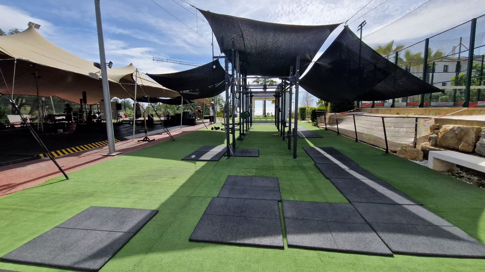 3 bedroom Apartment for sale in Estepona with pool garage - € 860,000 (Ref: 9138304)