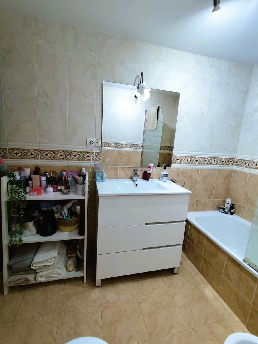 Apartamento de 2 habitaciones en Estepona en venta - 269.900 € (Ref: 9161872)