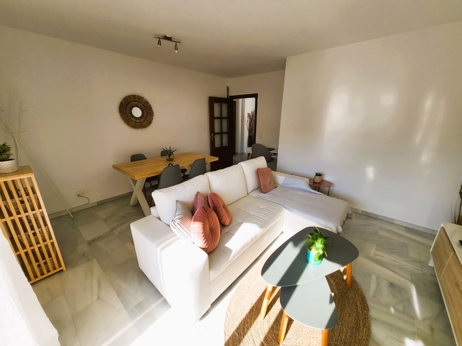 Apartamento de 2 habitaciones en Estepona en venta - 269.900 € (Ref: 9161872)