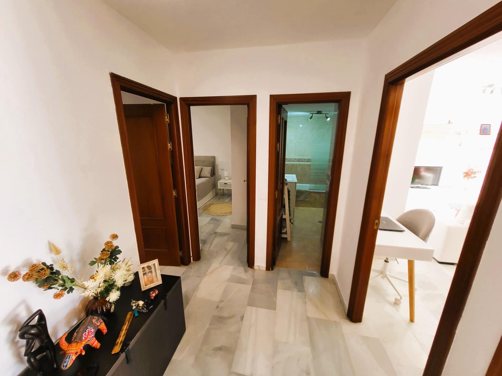 Apartamento de 2 habitaciones en Estepona en venta - 269.900 € (Ref: 9161872)