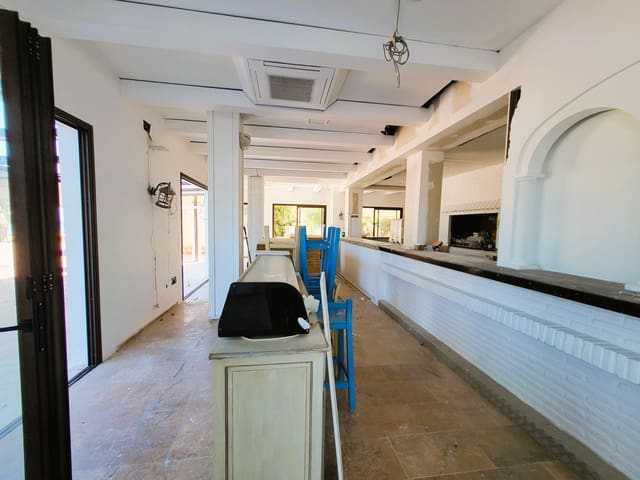 Restaurant/Bar til salg i San Luis de Sabinillas, Manilva - € 1.200.000 (Ref: 9182010)
