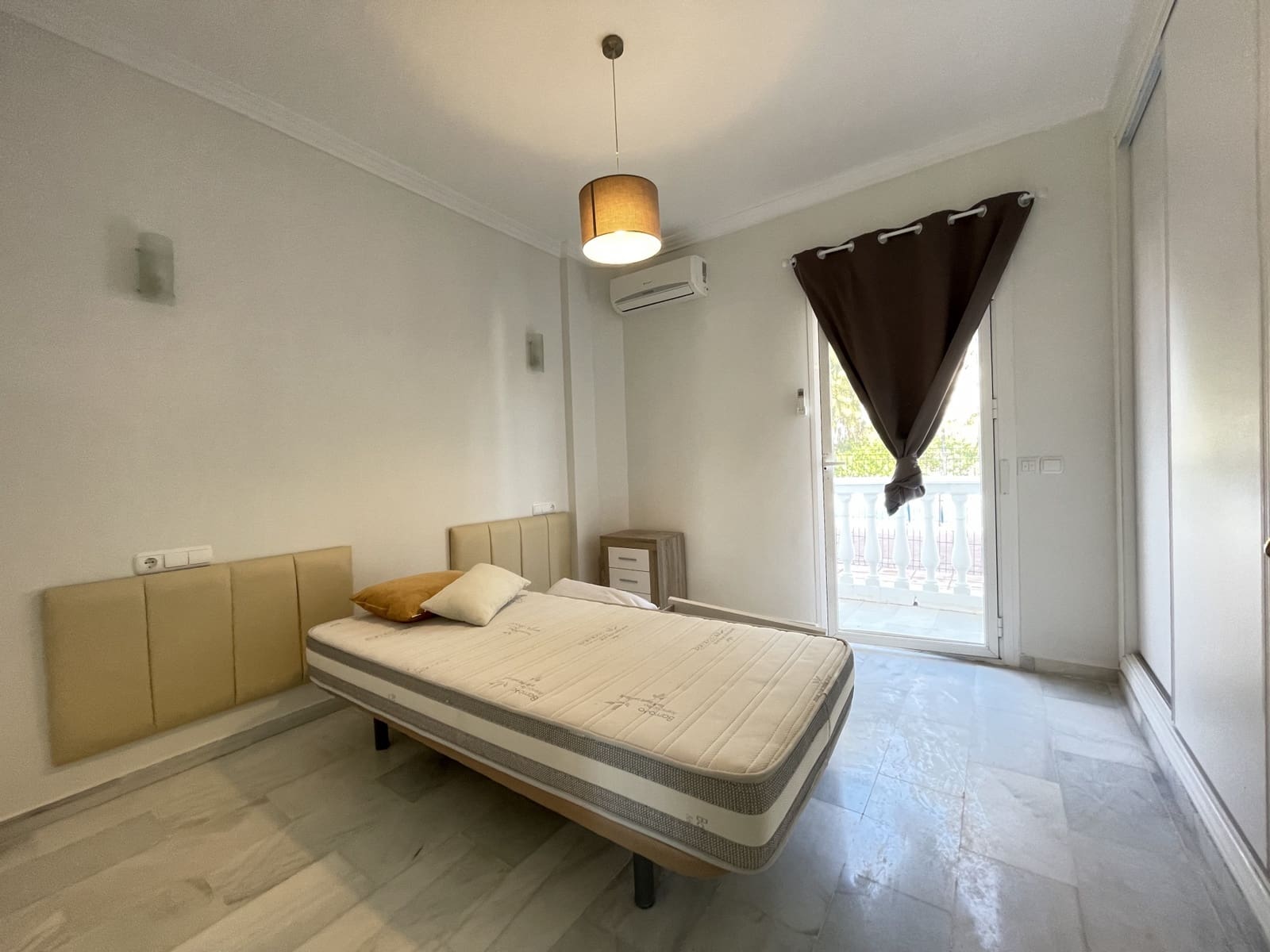 2 chambre Appartement à vendre à Estepona avec piscine garage - 239 000 € (Ref: 9191907)