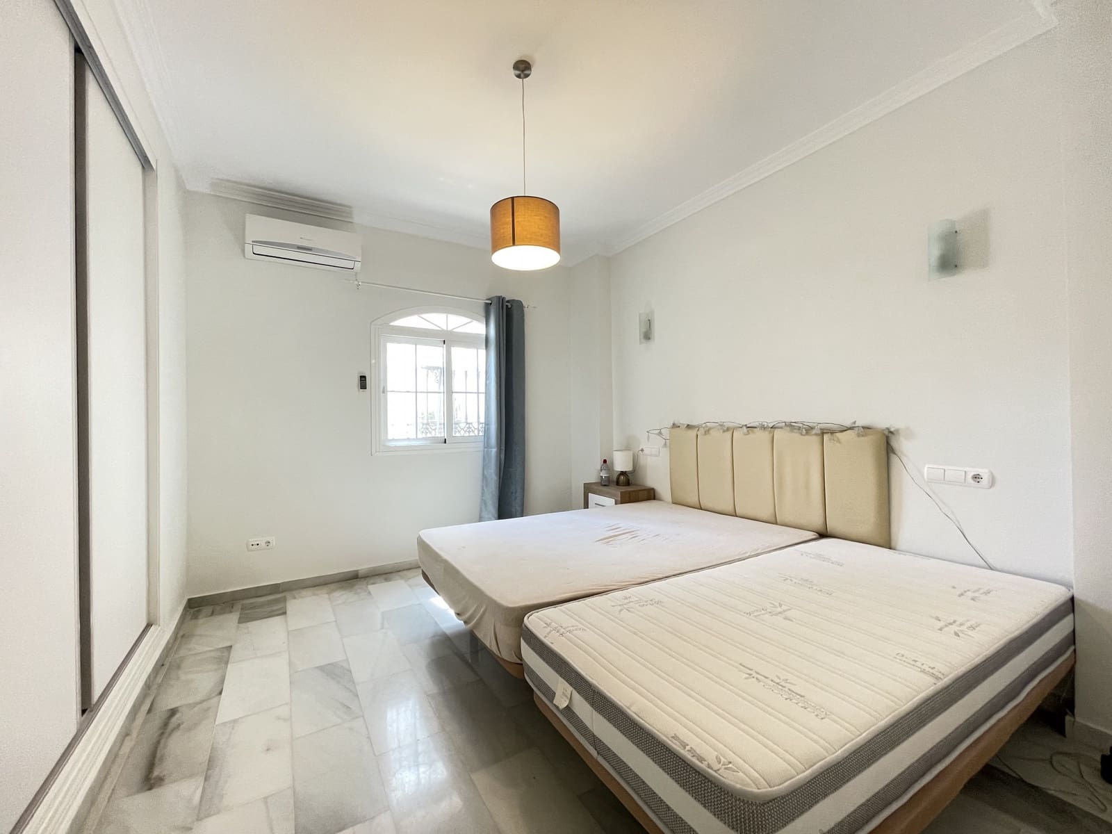 2 chambre Appartement à vendre à Estepona avec piscine garage - 239 000 € (Ref: 9191907)