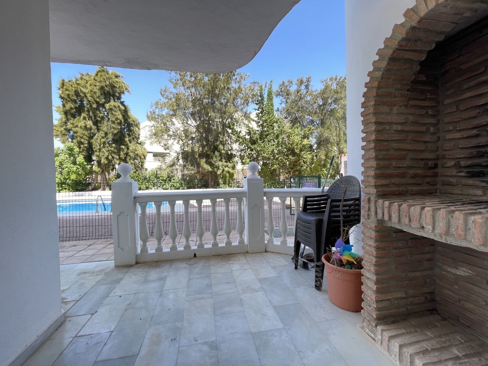 2 chambre Appartement à vendre à Estepona avec piscine garage - 239 000 € (Ref: 9191907)
