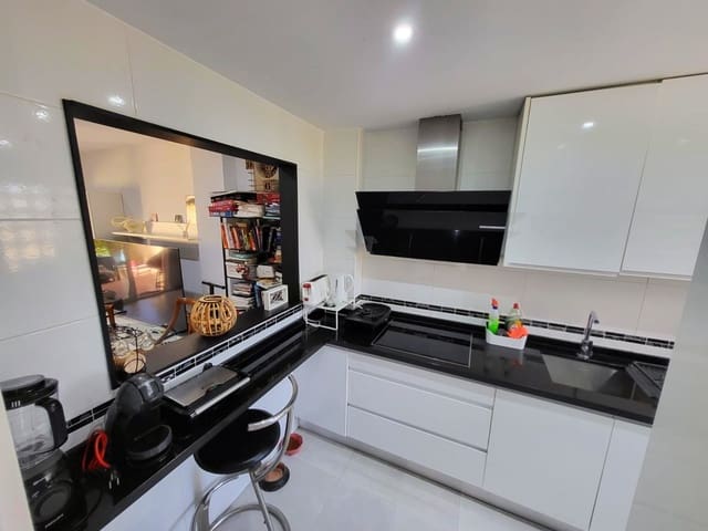 3 soveværelse Byhus til salg i El Padrón, Estepona med swimmingpool - € 355.000 (Ref: 9201977)