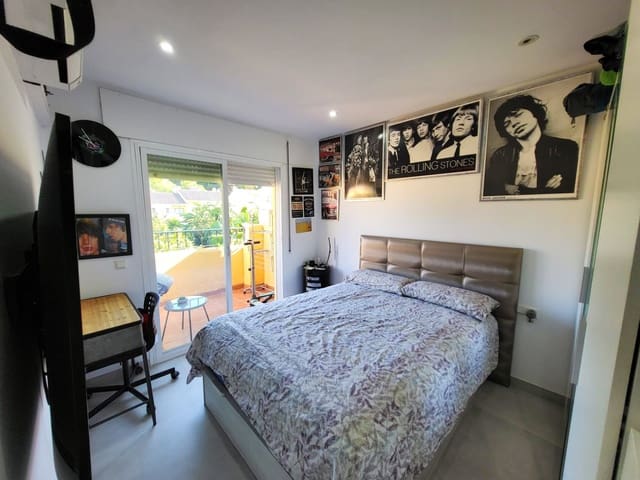 3 soveværelse Byhus til salg i El Padrón, Estepona med swimmingpool - € 355.000 (Ref: 9201977)