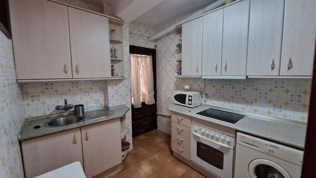 3 chambre Appartement à vendre à Centro, Estepona avec garage - 350 000 € (Ref: 9223728)