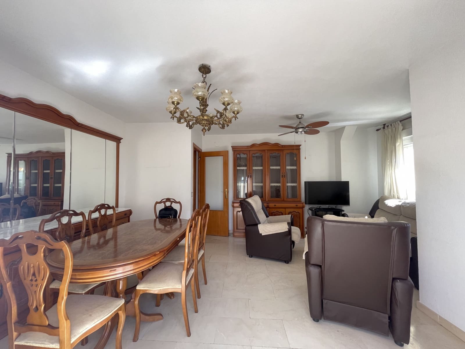 3 chambre Appartement à vendre à Estepona avec piscine garage - 450 000 € (Ref: 9228031)
