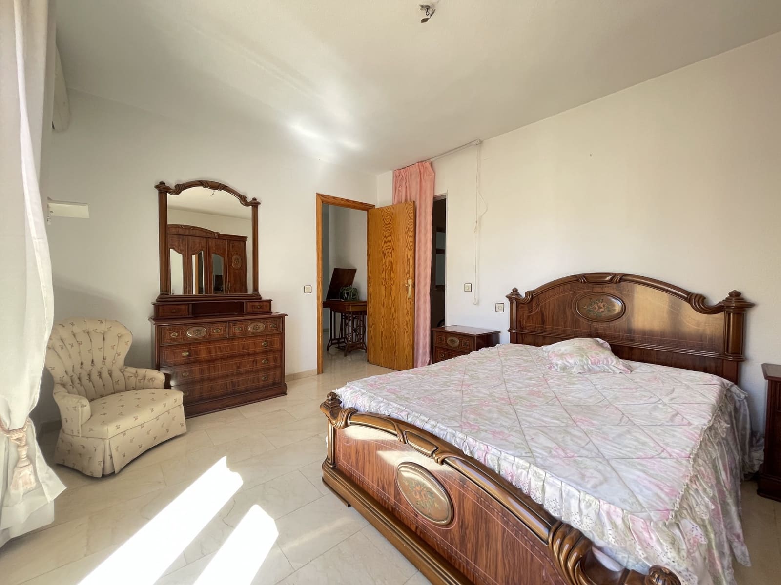 3 chambre Appartement à vendre à Estepona avec piscine garage - 450 000 € (Ref: 9228031)