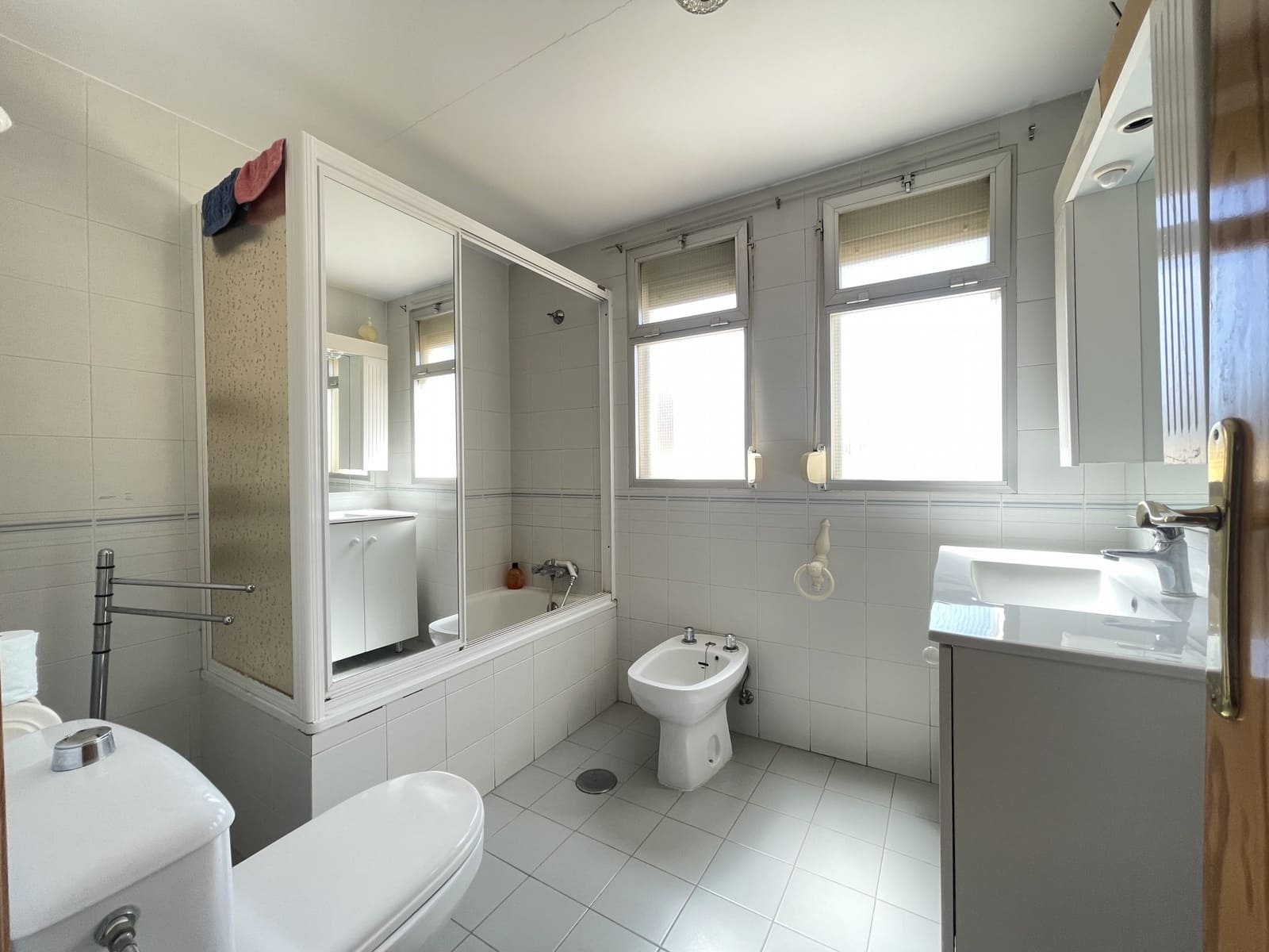 3 chambre Appartement à vendre à Estepona avec piscine garage - 450 000 € (Ref: 9228031)