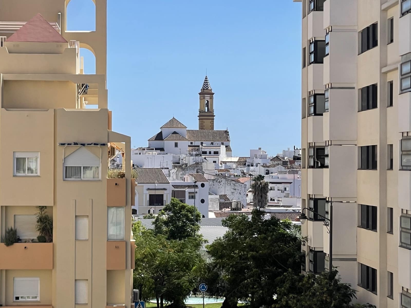 3 chambre Appartement à vendre à Estepona avec piscine garage - 450 000 € (Ref: 9228031)