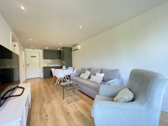 2 makuuhuone Huoneisto myytävänä paikassa Bahía Dorada, Estepona mukana uima-altaan 
autotalli - 267 000 € (Ref: 9230690)