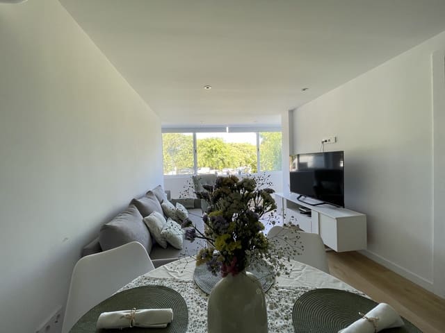 2 makuuhuone Huoneisto myytävänä paikassa Bahía Dorada, Estepona mukana uima-altaan 
autotalli - 267 000 € (Ref: 9230690)