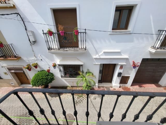 Apartamento de 2 habitaciones en Estepona en venta - 330.000 € (Ref: 9242447)