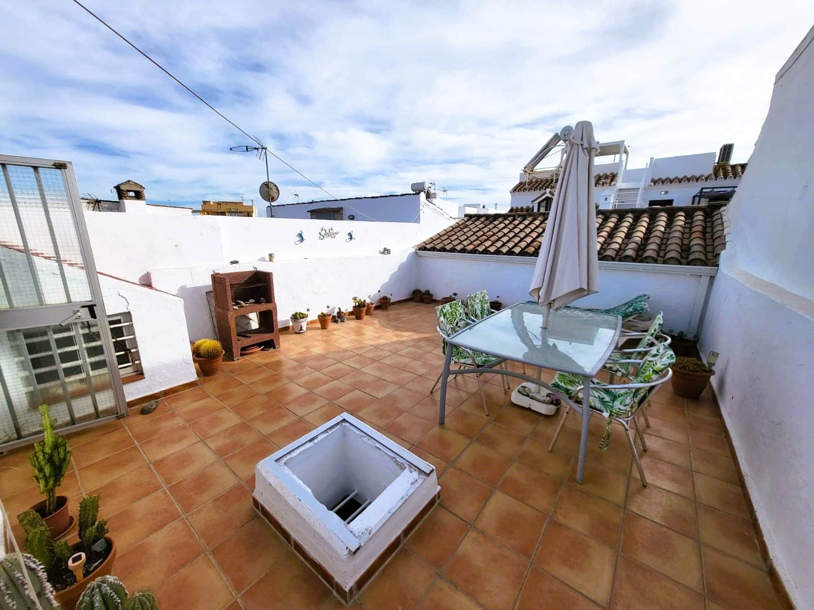 Apartamento de 2 habitaciones en Estepona en venta - 330.000 € (Ref: 9242447)