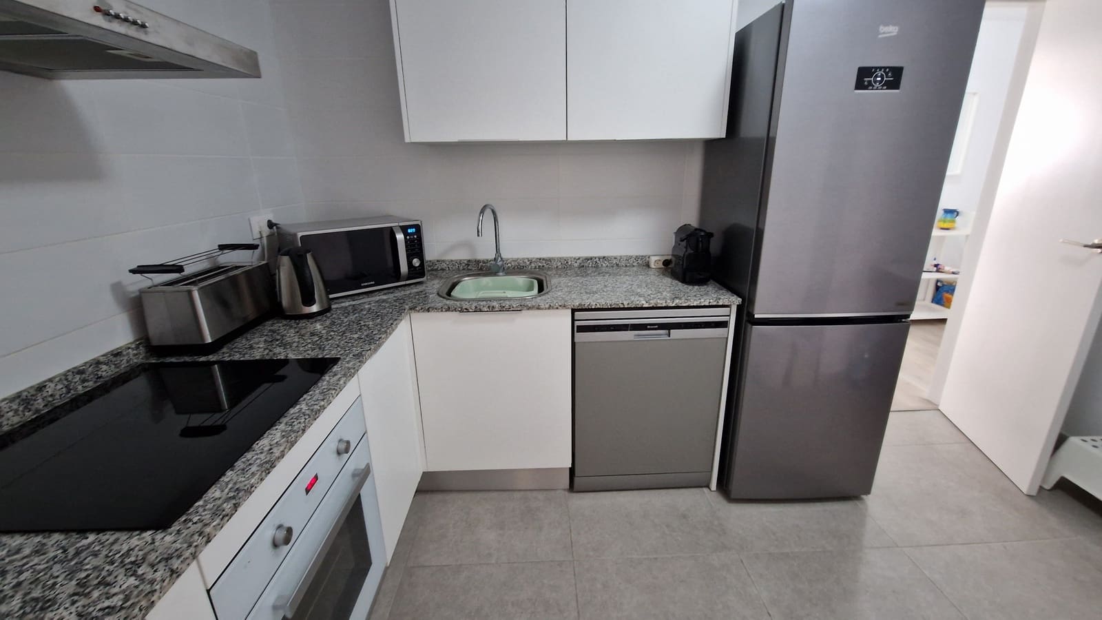 2 chambre Appartement à vendre à Estepona avec piscine garage - 380 000 € (Ref: 9256381)