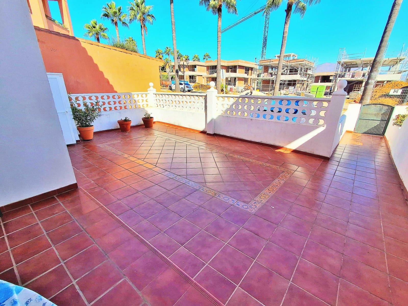 2 bedroom Apartment for sale in Manilva with garage - € 275,000 (Ref: 9289764)