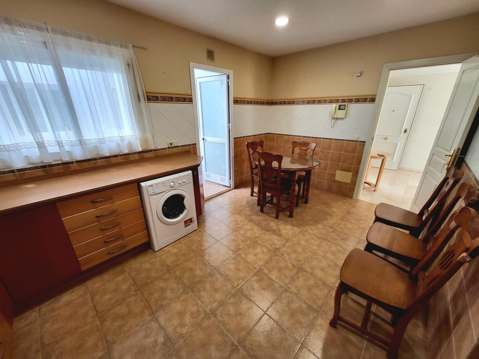 3 bedroom Flat for sale in Estepona - € 950,000 (Ref: 9325179)