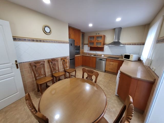 3 chambre Appartement à vendre à Centro, Estepona - 950 000 € (Ref: 9325179)