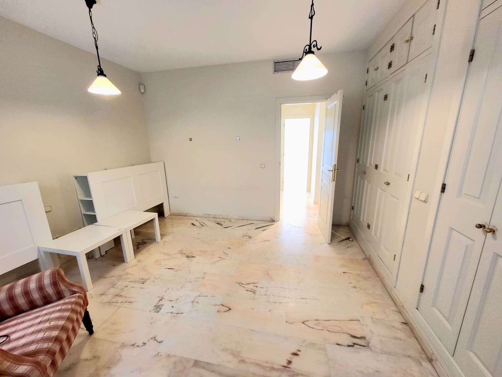 3 bedroom Flat for sale in Estepona - € 950,000 (Ref: 9325179)