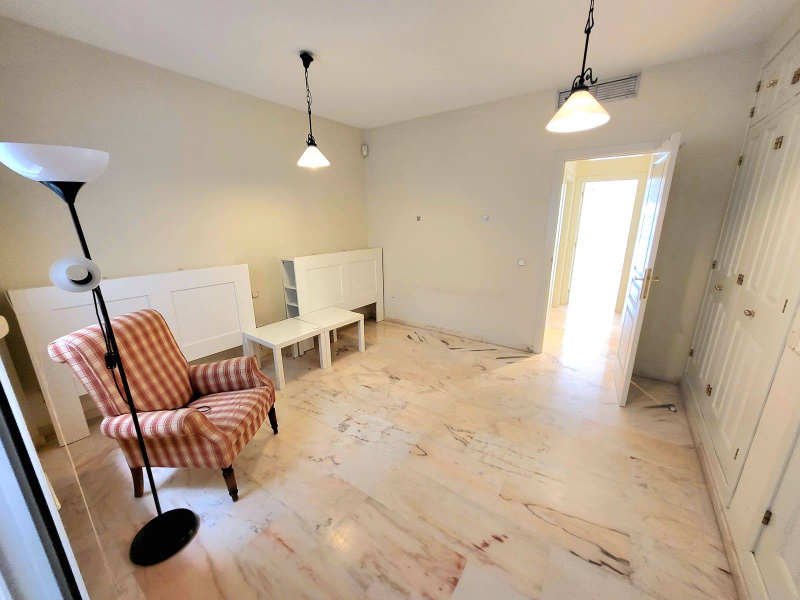 3 bedroom Flat for sale in Estepona - € 950,000 (Ref: 9325179)