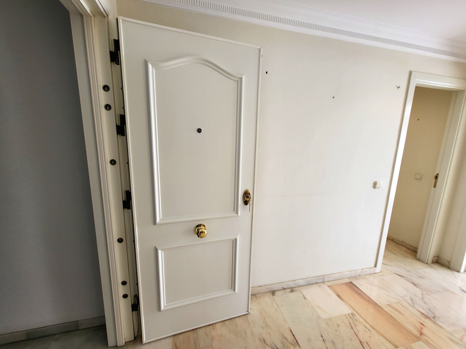 3 bedroom Flat for sale in Estepona - € 950,000 (Ref: 9325179)