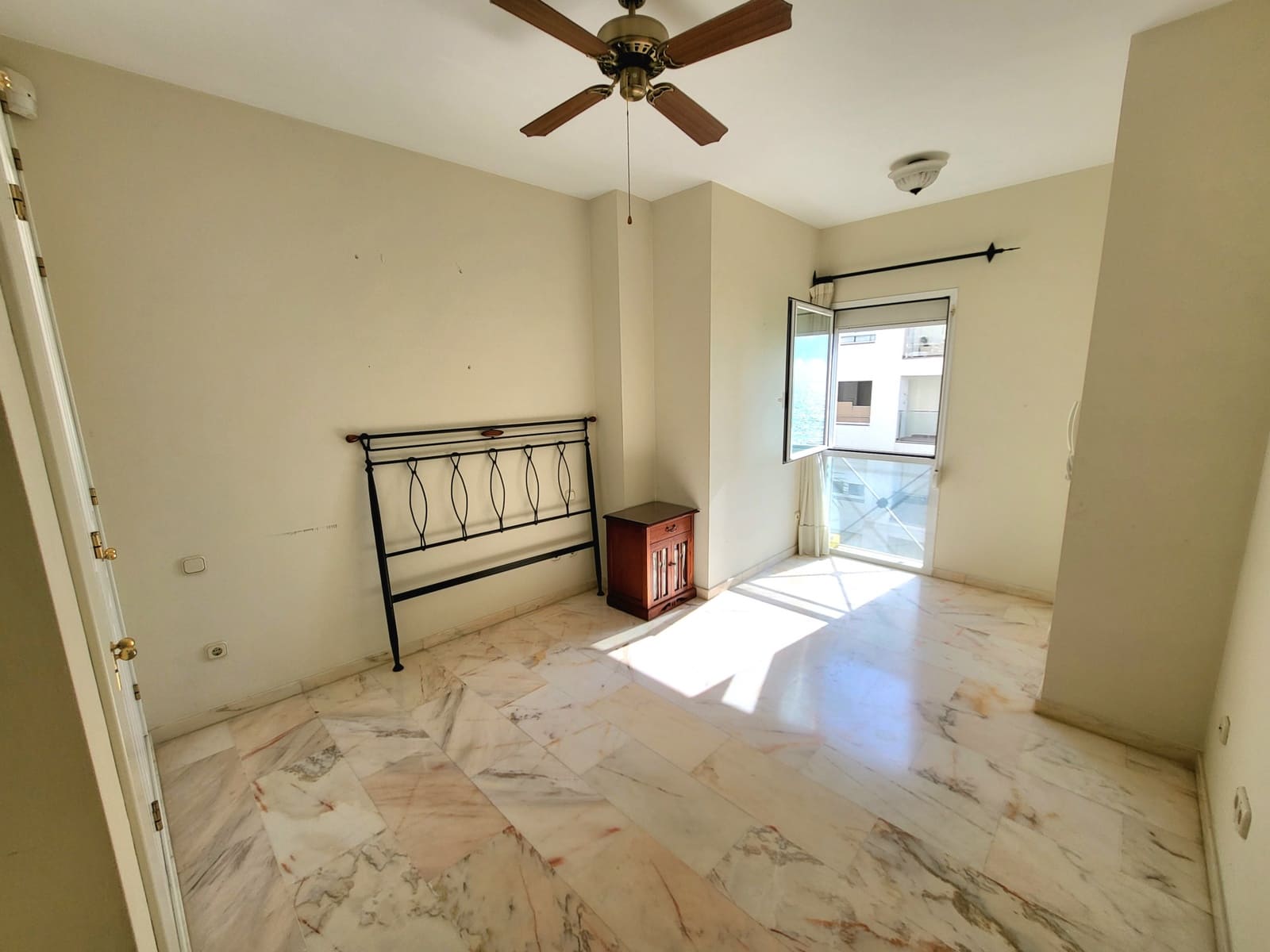3 sypialnia Mieszkanie na sprzedaż w Estepona - 950 000 € (Ref: 9325179)