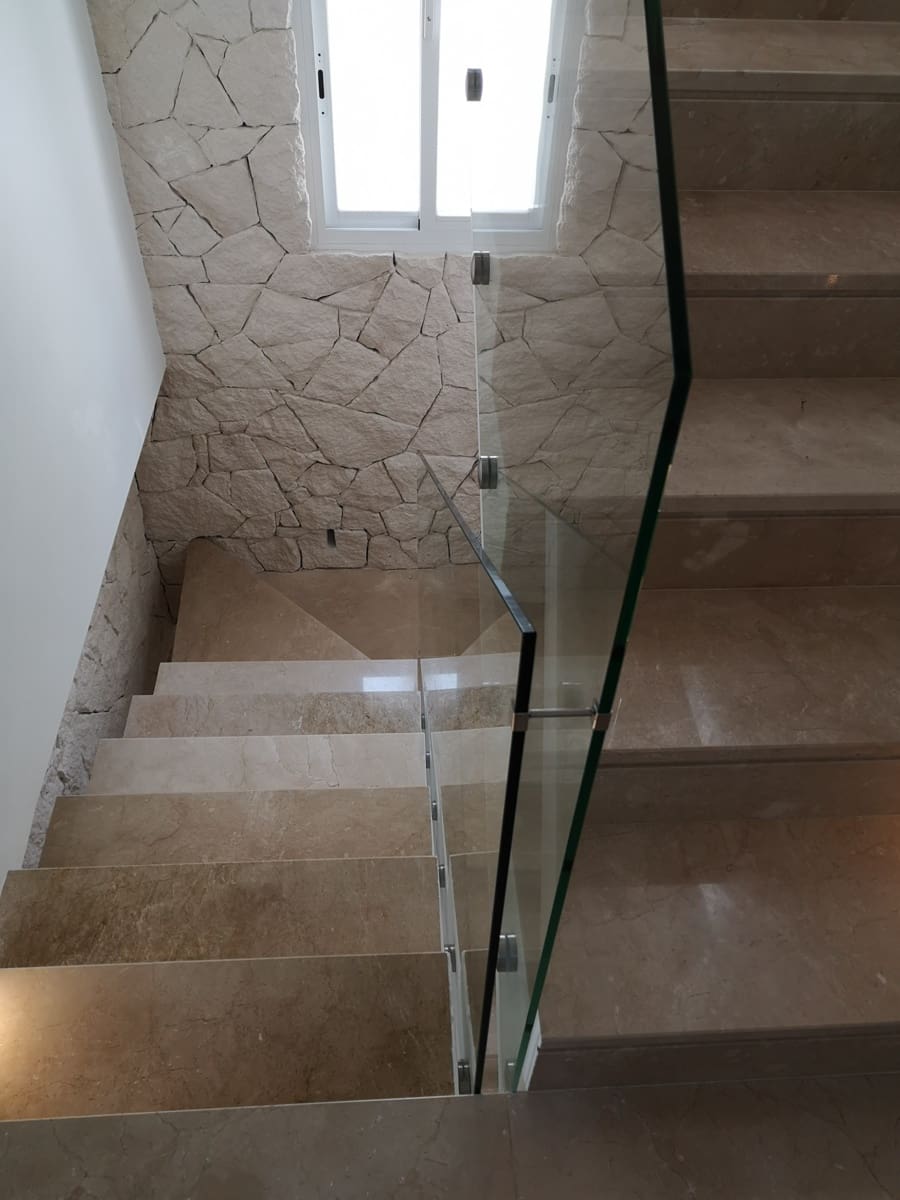 Casa de 4 habitaciones en Estepona en venta con garaje - 595.000 € (Ref: 9335643)