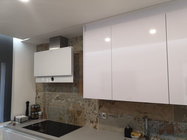 Casa de 4 habitaciones en Estepona en venta con garaje - 595.000 € (Ref: 9335643)