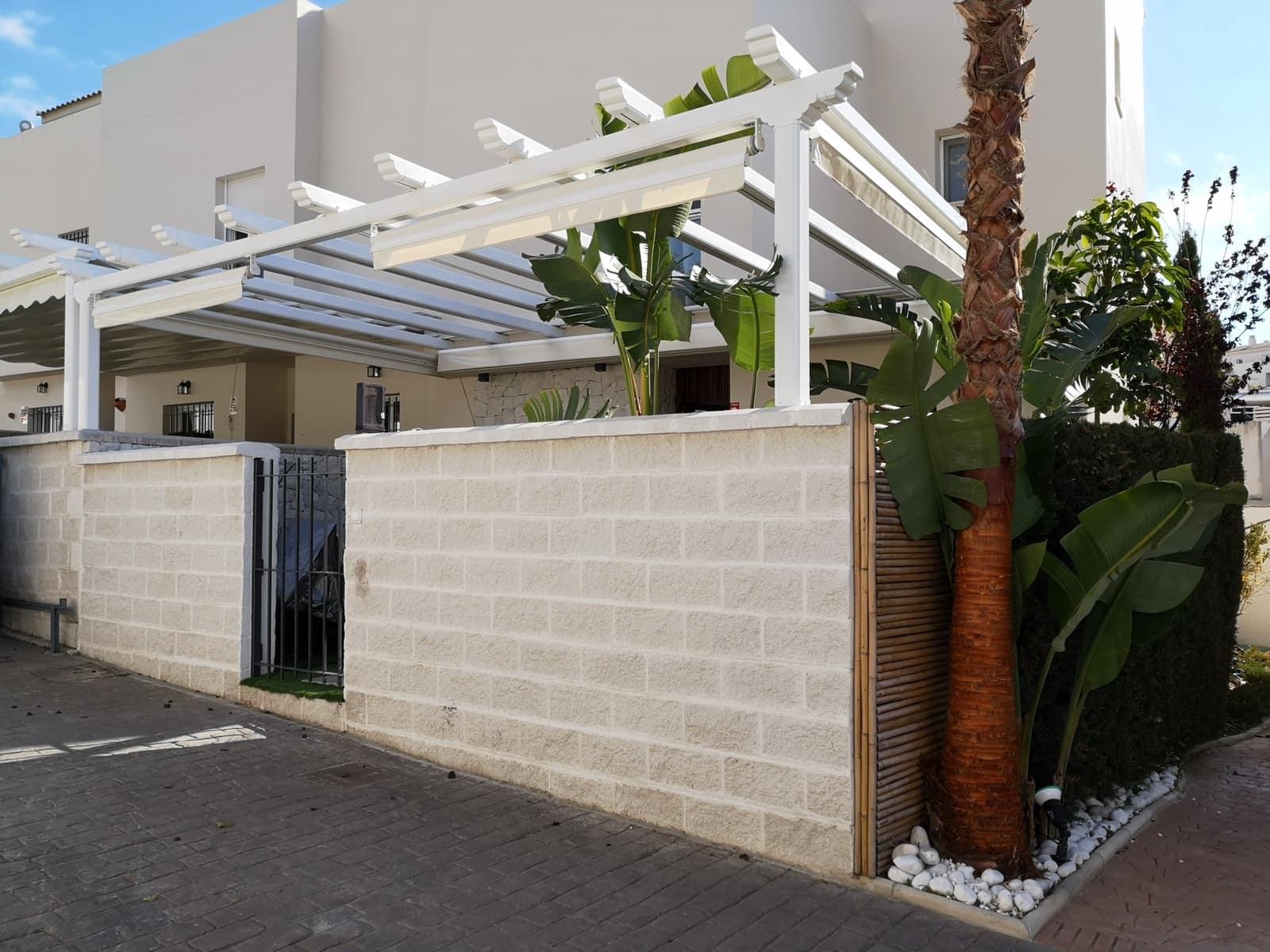 Casa de 4 habitaciones en Estepona en venta con garaje - 595.000 € (Ref: 9335643)