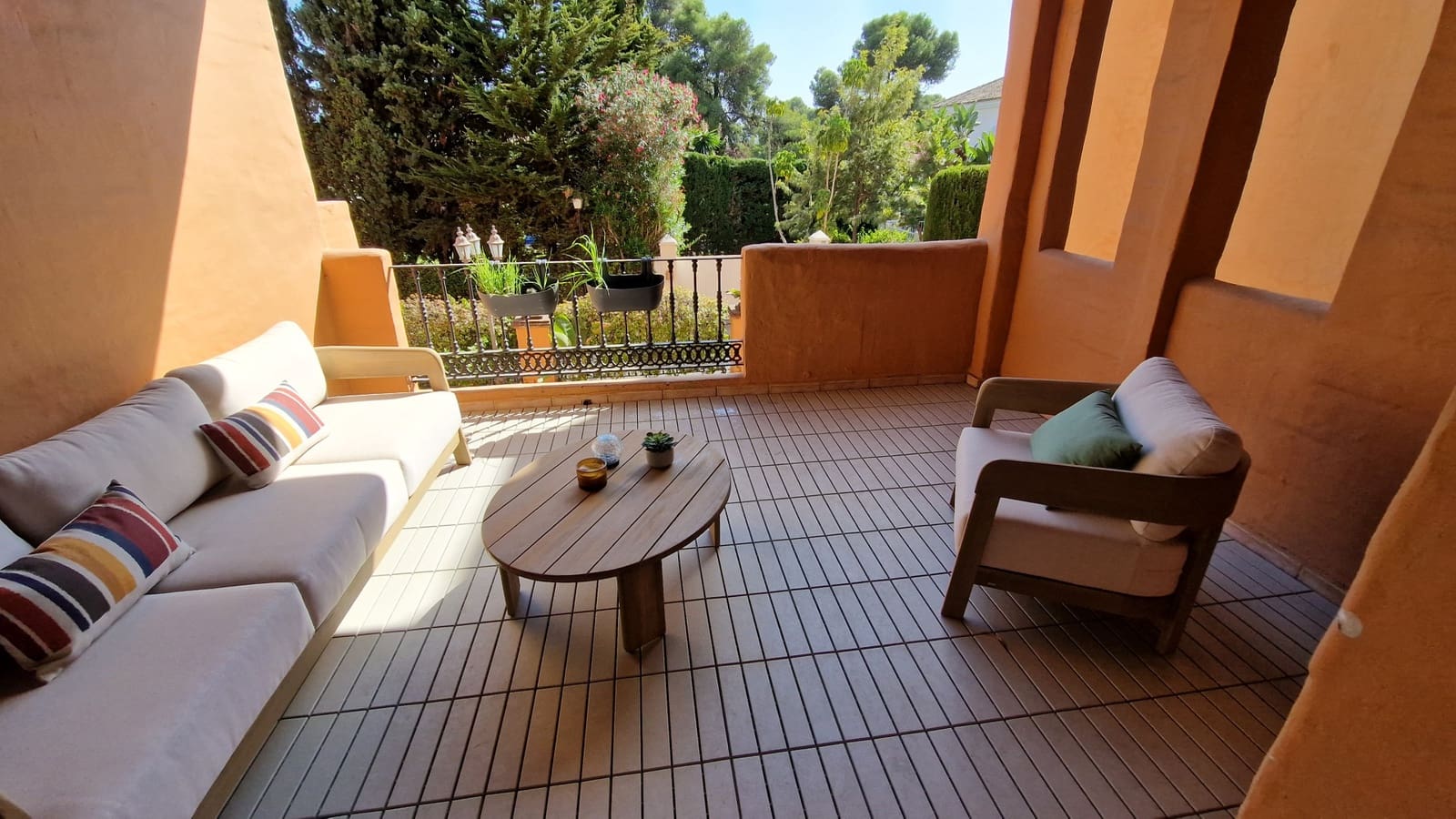 2 sypialnia Apartament na sprzedaż w El Paraiso z basenem garażem - 499 000 € (Ref: 9340356)