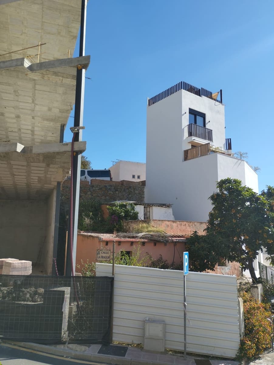 Terrain à Bâtir à vendre à Benahavis - 240 000 € (Ref: 9352942)