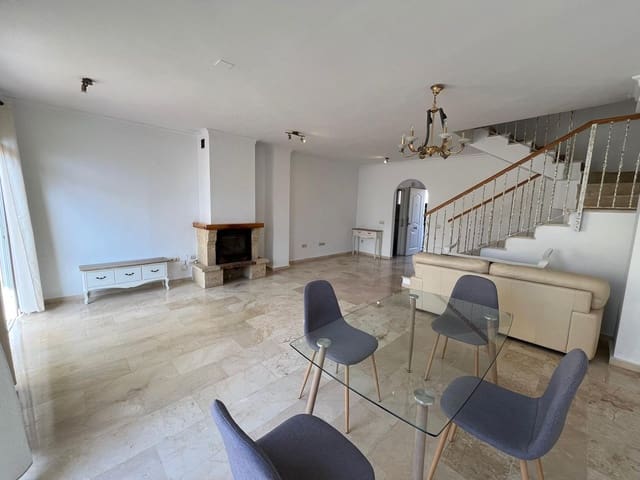 3 chambre Maison de Ville à vendre à Seghers, Estepona avec piscine garage - 575 000 € (Ref: 9357790)