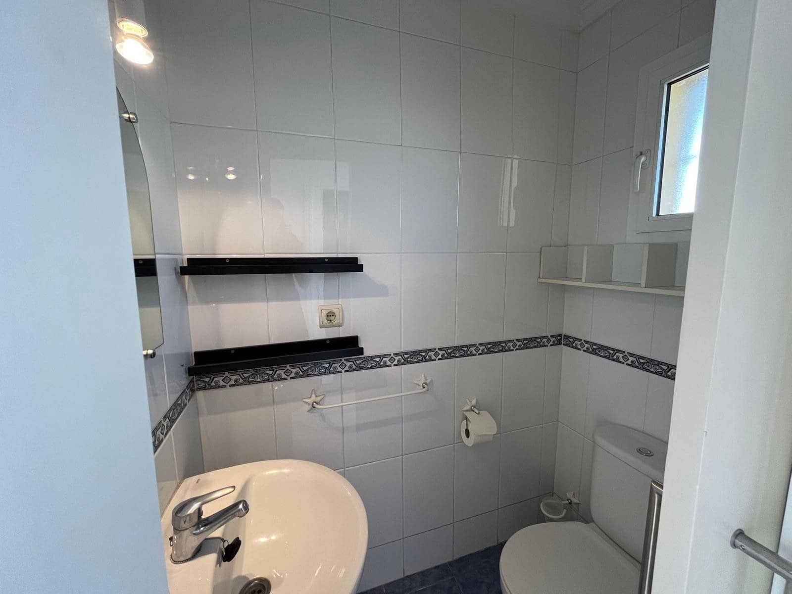 3 soveværelse Byhus til salg i Estepona med swimmingpool garage - € 575.000 (Ref: 9357790)