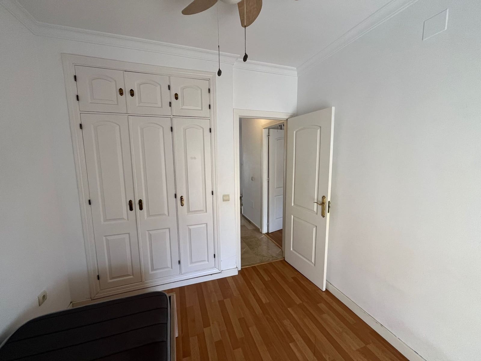 3 soveværelse Byhus til salg i Estepona med swimmingpool garage - € 575.000 (Ref: 9357790)