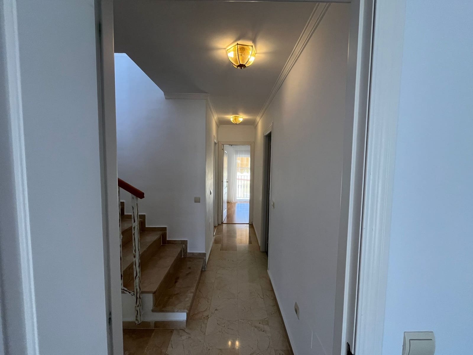 3 soveværelse Byhus til salg i Estepona med swimmingpool garage - € 575.000 (Ref: 9357790)