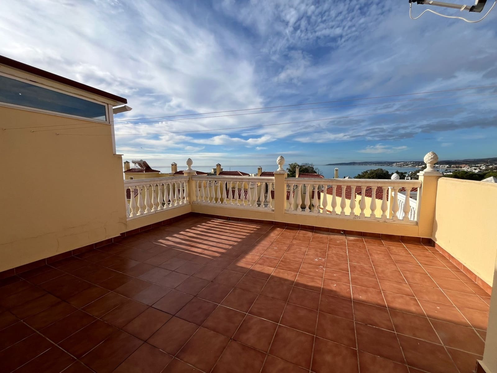 3 soveværelse Byhus til salg i Estepona med swimmingpool garage - € 575.000 (Ref: 9357790)